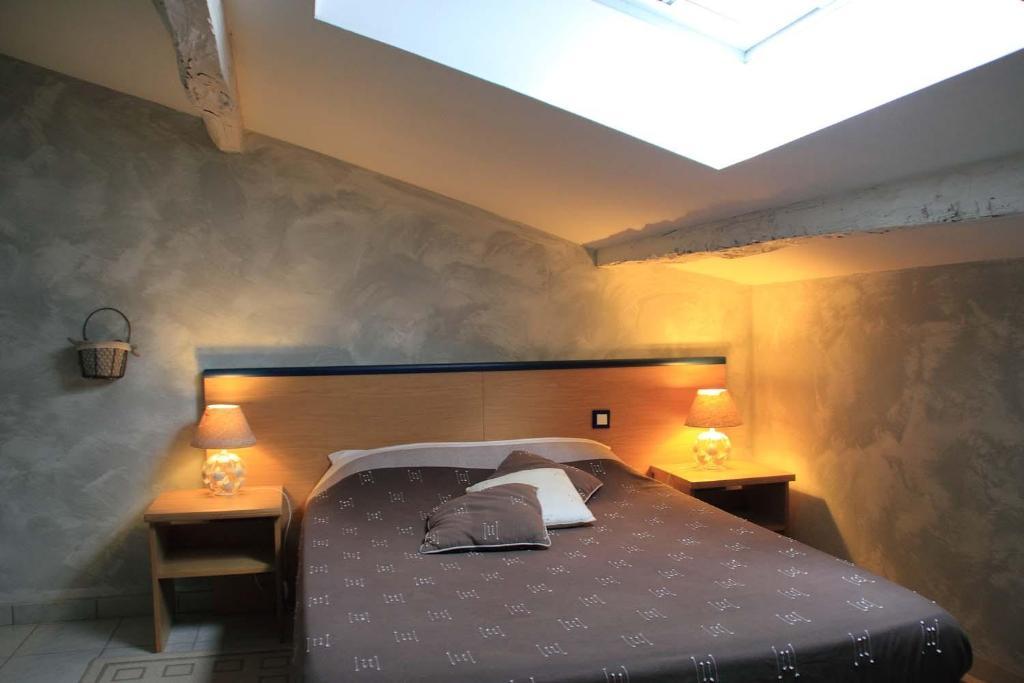 Auberge De Bonpas Logis De France Hotel Avignon Exterior foto